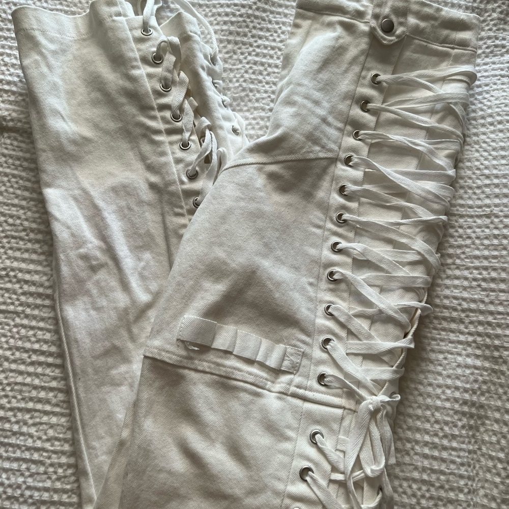 White I am Gia pants